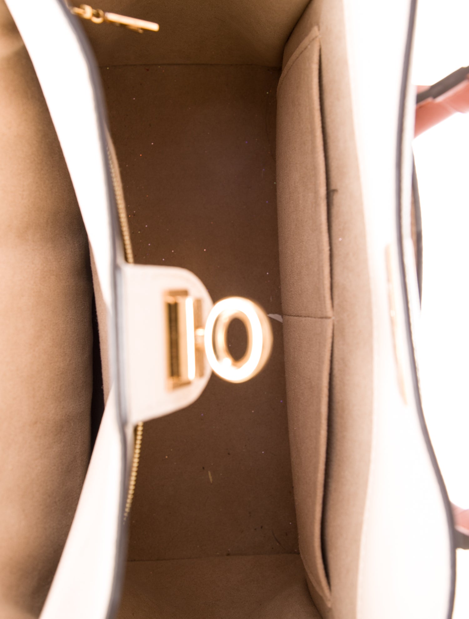 Louis Vuitton LV Monogram On My Side MM